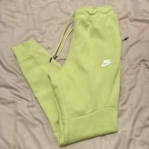 Nike tech please tapered sweats pants